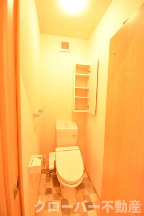 物件内観写真9　(温水洗浄暖房便座)