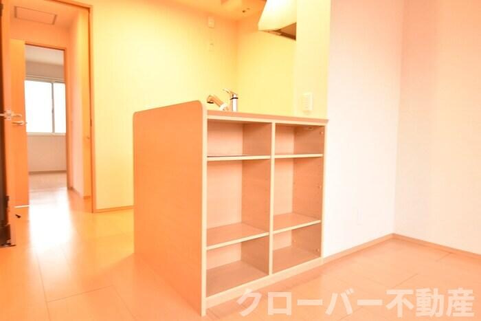 物件内観写真12　(カウンター下収納)