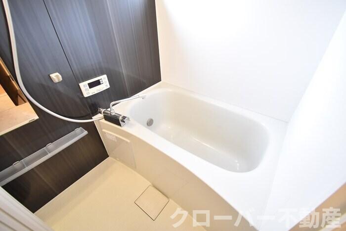 物件内観写真7　(ユニットバス（追い焚き機能付き）)