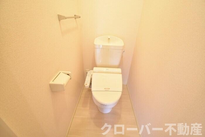 物件内観写真10　(温水洗浄暖房便座)