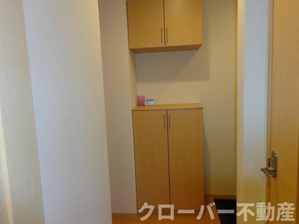 玄関(下駄箱)