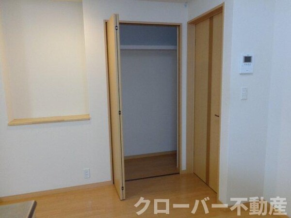 居室(リビングの収納)