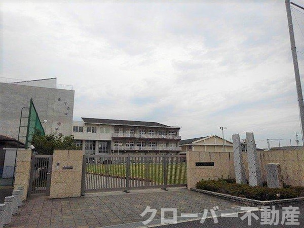 周辺環境(坂出市立坂出小学校まで1600m)