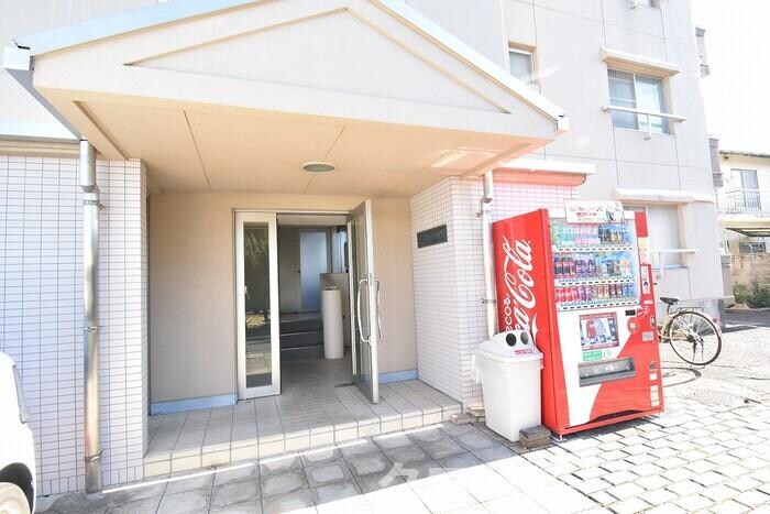 物件外観写真3　(エントランス)