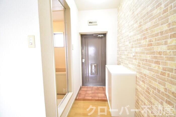 物件内観写真12　(玄関)