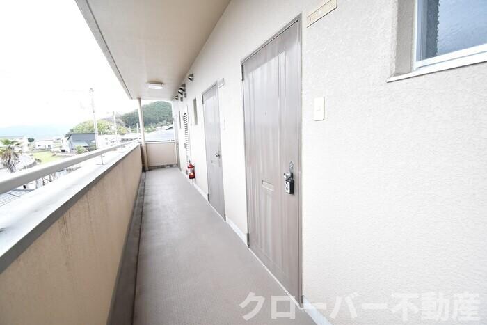 物件内観写真23　(玄関)