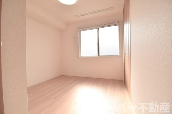 内装他(洋室５．１帖)