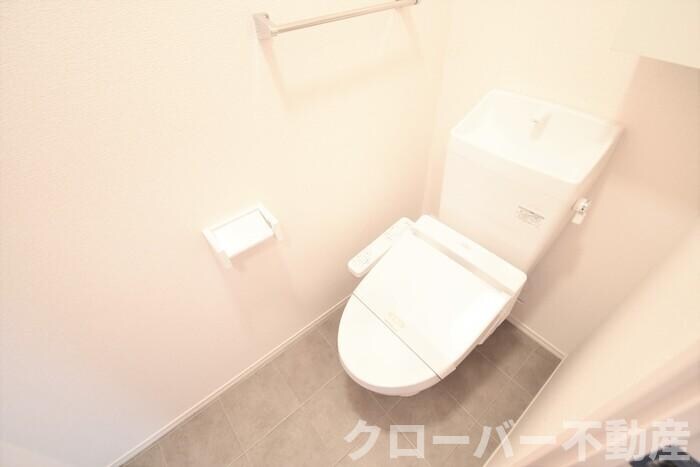 物件内観写真13　(温水洗浄暖房便座)