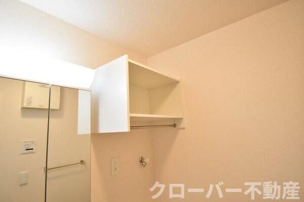 その他(室内洗濯機置場上棚)