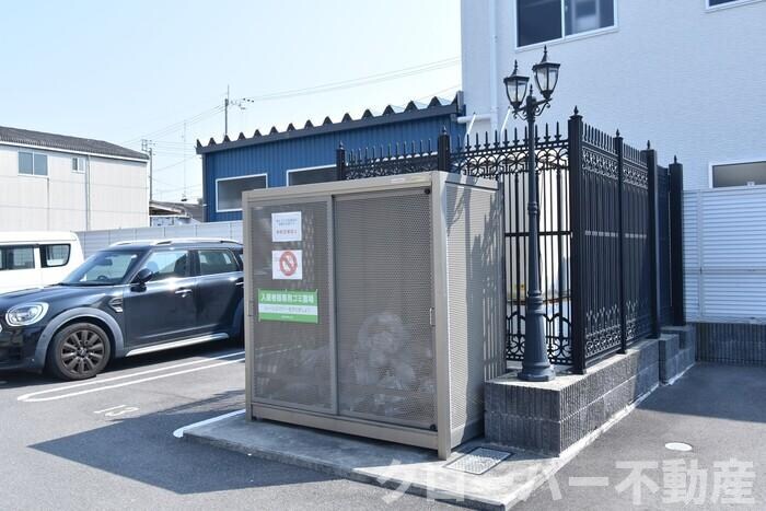 物件内観写真18　(ゴミ置場)