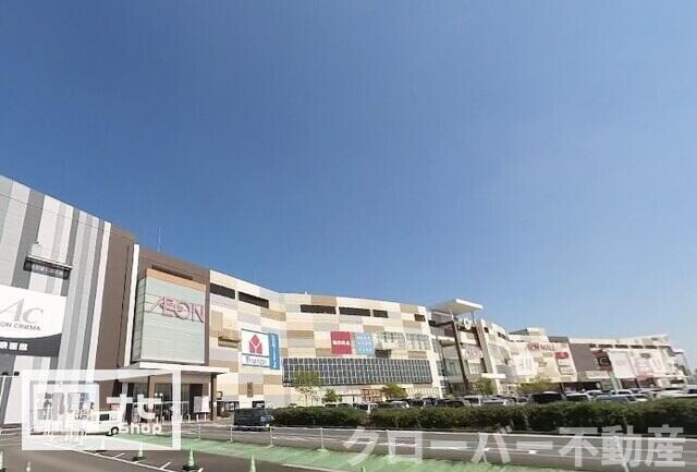 物件外観写真2　(イオン綾川店まで980m)