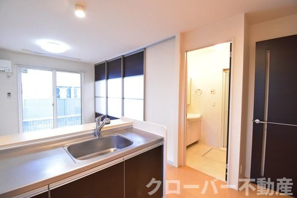居室(ＬＤＫ１０．７帖)