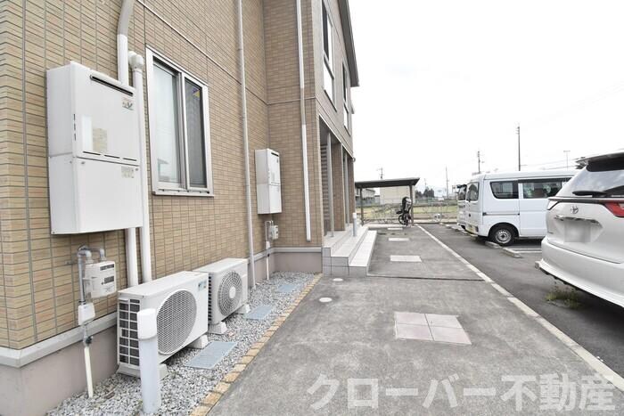 物件外観写真3　(エントランス)