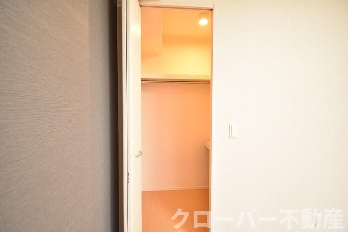物件内観写真10　(ウォークインクローゼット)