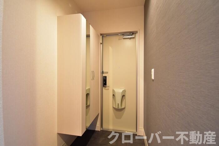 物件内観写真11　(玄関)