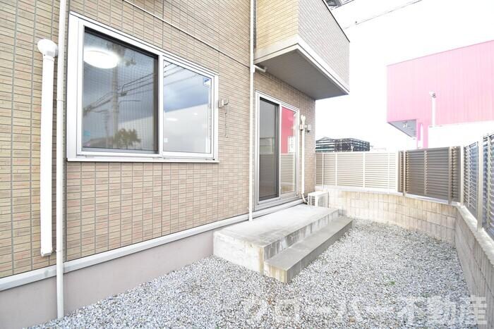 物件内観写真16　(専用庭)