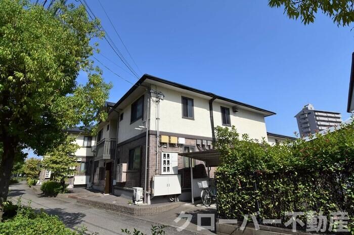 物件外観写真1　(建物外観)