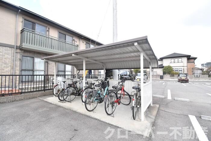 物件内観写真6　(駐輪場)