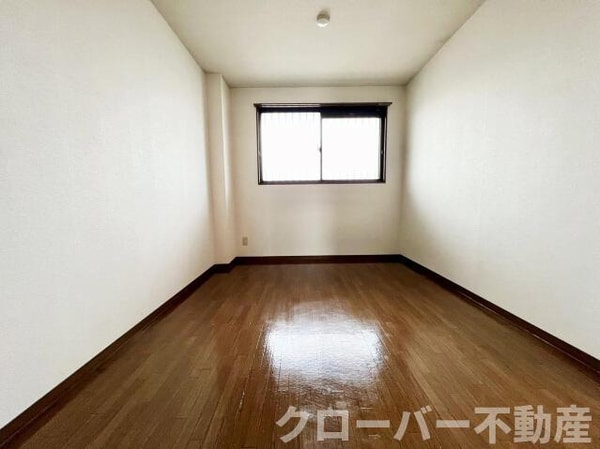 内装他