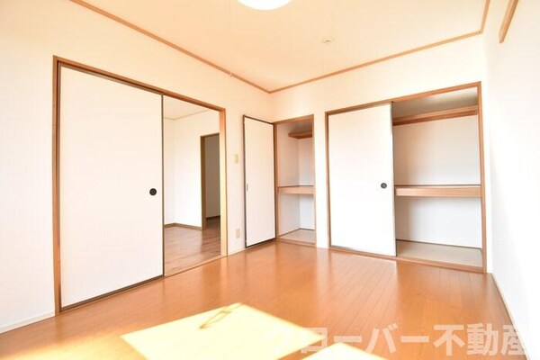 内装他(洋室６帖)