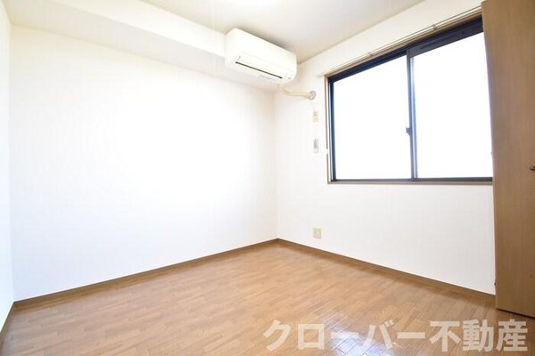 内装他(洋室４．５帖)