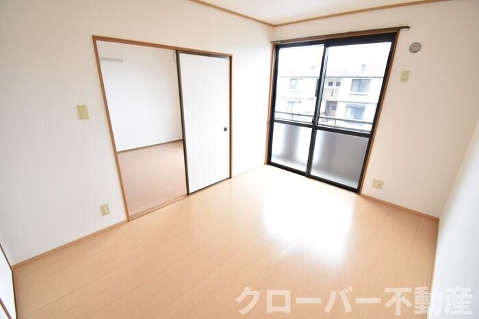 物件内観写真6　(洋室６帖～ＬＤＫ１２帖)