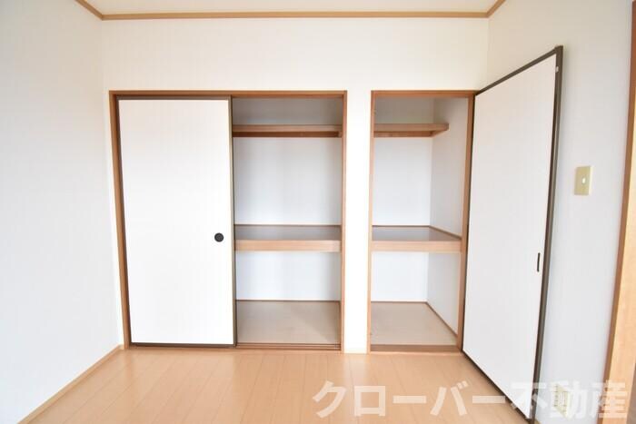 物件内観写真10　(物入)