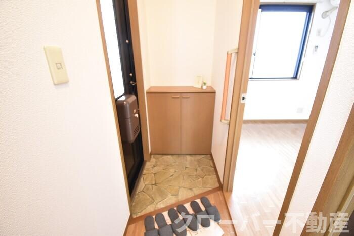 物件内観写真13　(玄関)