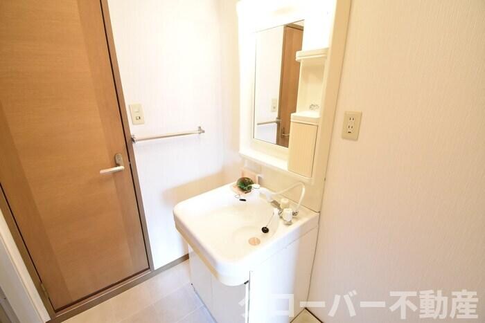 物件内観写真7　(洗髪洗面化粧台)