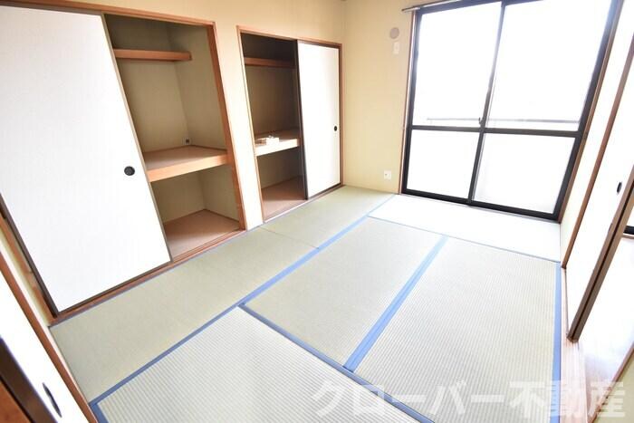 物件内観写真9　(押入)