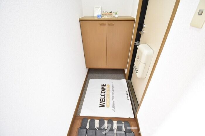 物件内観写真12　(玄関)