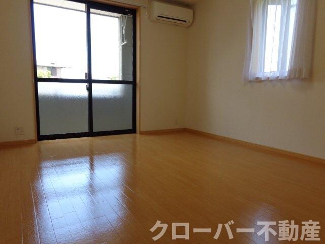 物件内観写真4　(洋室)