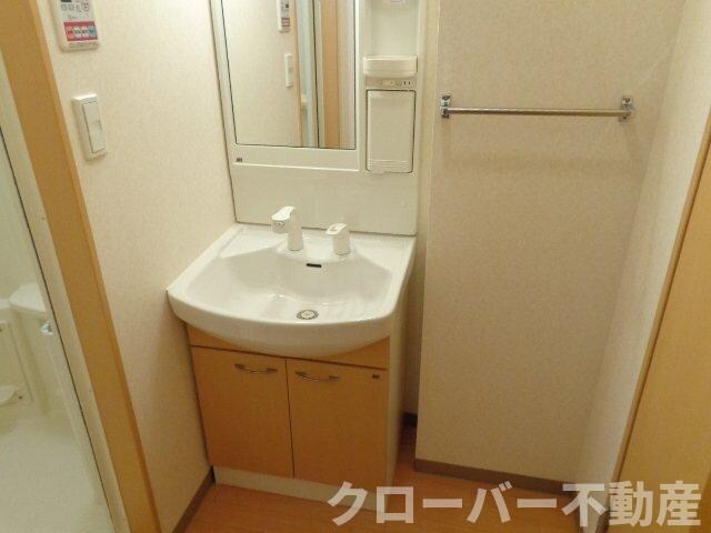 物件内観写真6　(洗髪洗面化粧台)