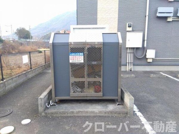 建物設備(ゴミボックス)