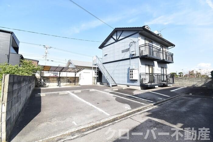 物件外観写真3　(駐車場)