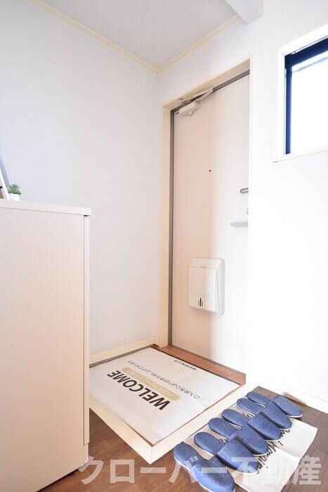 物件内観写真13　(玄関)