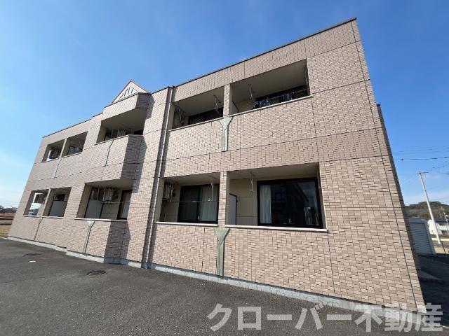 物件外観写真2　(外観写真（昼）)