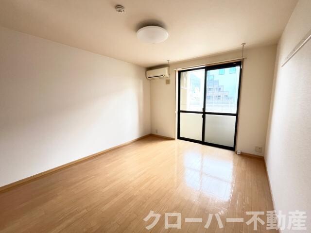 物件内観写真10　(洋室)