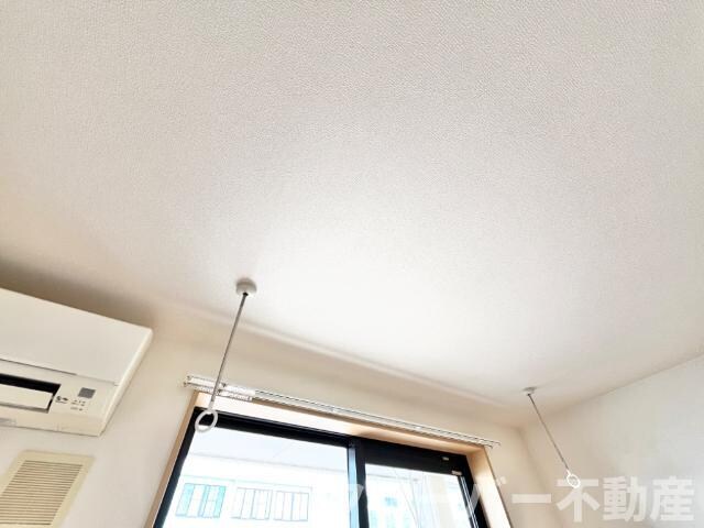 物件内観写真24　(室内物干し)