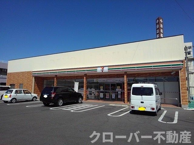 物件外観写真3　(セブンイレブン丸亀郡家町店まで200m)