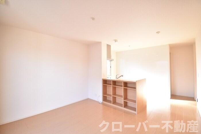 物件内観写真8　(ＬＤＫ１３帖)