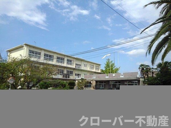 周辺環境(坂出市立林田小学校まで850m)