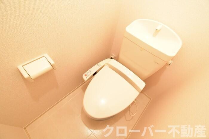 物件内観写真9　(温水洗浄暖房便座)