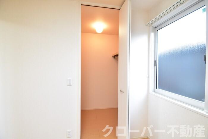 物件内観写真10　(ウォークインクローゼット)