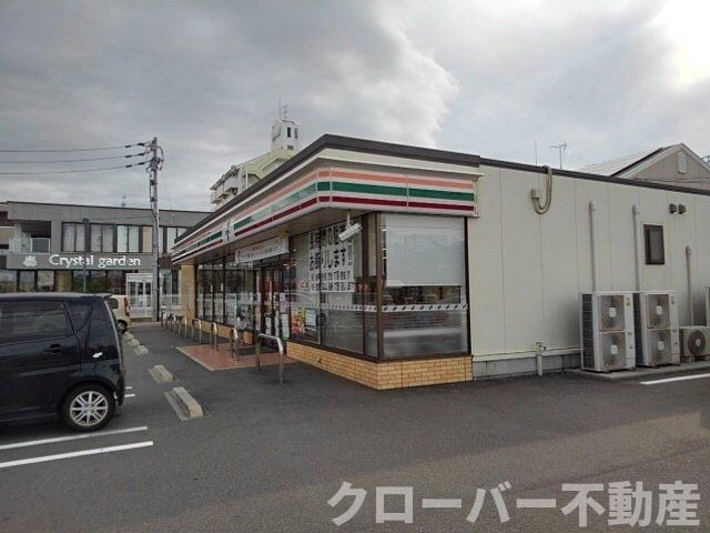 物件外観写真3　(セブンイレブン宇多津町二番丁店まで220m)