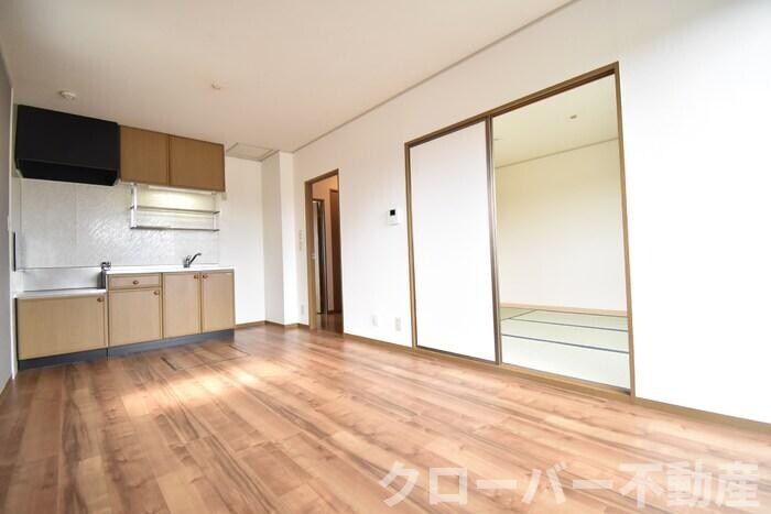 物件内観写真5　(ＤＫ９帖～和室７帖)