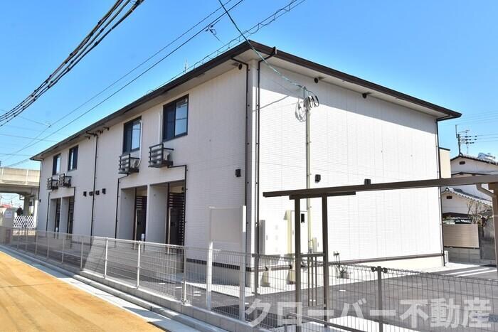 物件外観写真1　(建物外観)