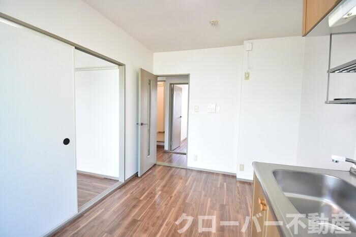 物件内観写真10　(ＤＫ５．９帖)