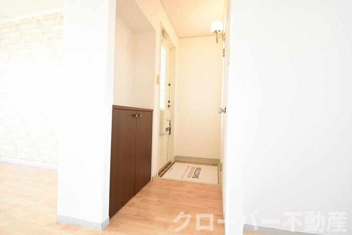 物件内観写真13　(玄関)