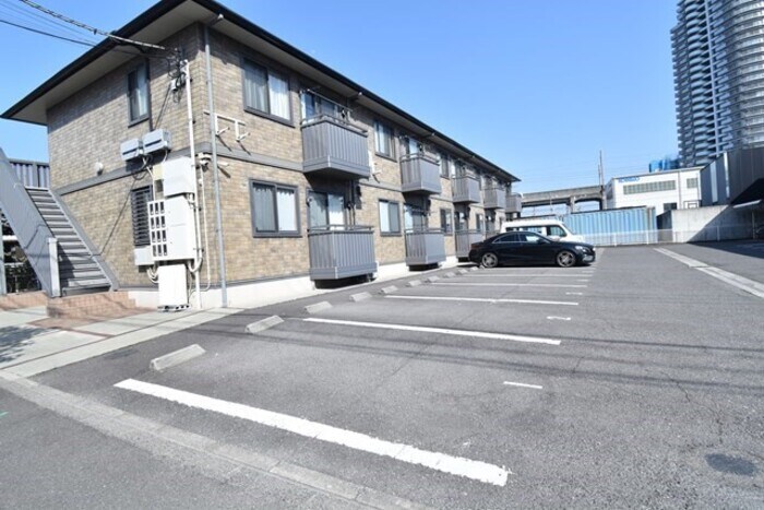 物件外観写真1　(建物外観)